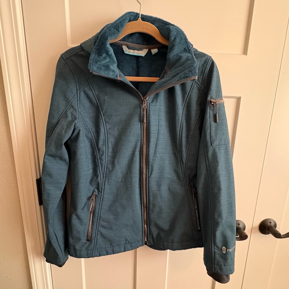 Free Country, ladies, Medium, pockets, thumb holes, cute, comfy, great condition